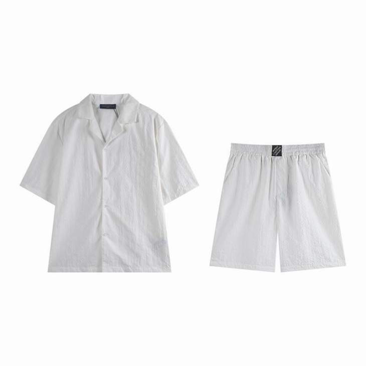 Picture of LV Shirt Pant Suits _SKULVS-XLcdtx0323755